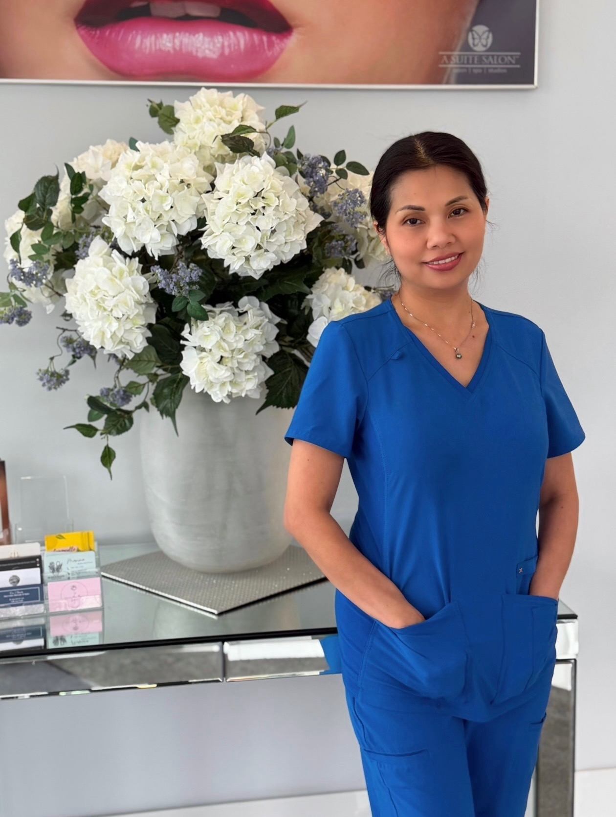 Relaxing head spa facial massage at Kim Beauty Spa